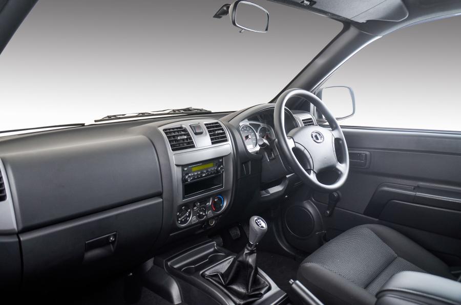 Интерьер GWM Steed 5 Double Cab 2018 года  (фото 25 из 36)